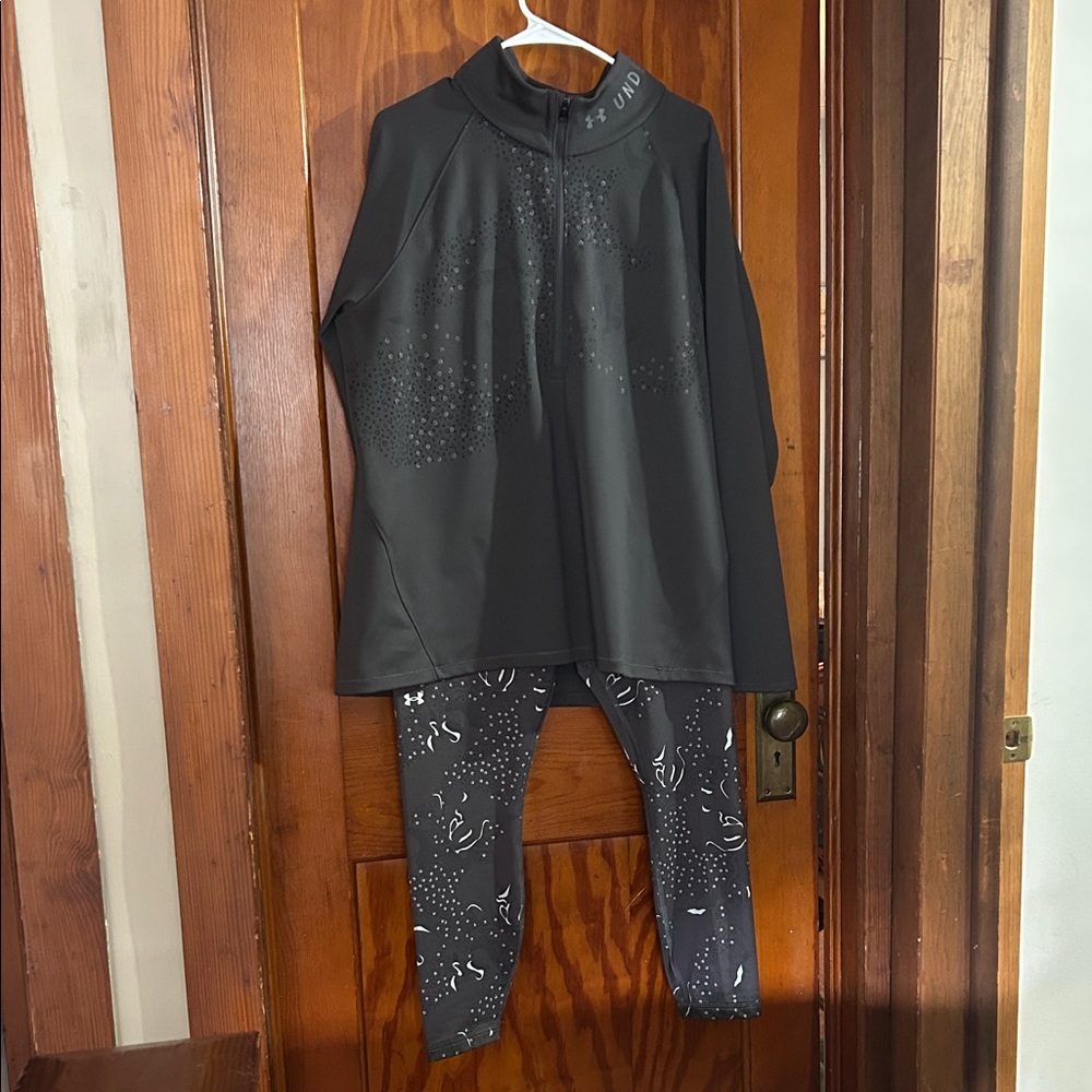 Under Armour Dark Gray Pullover with Printed Dark Gray Leggings